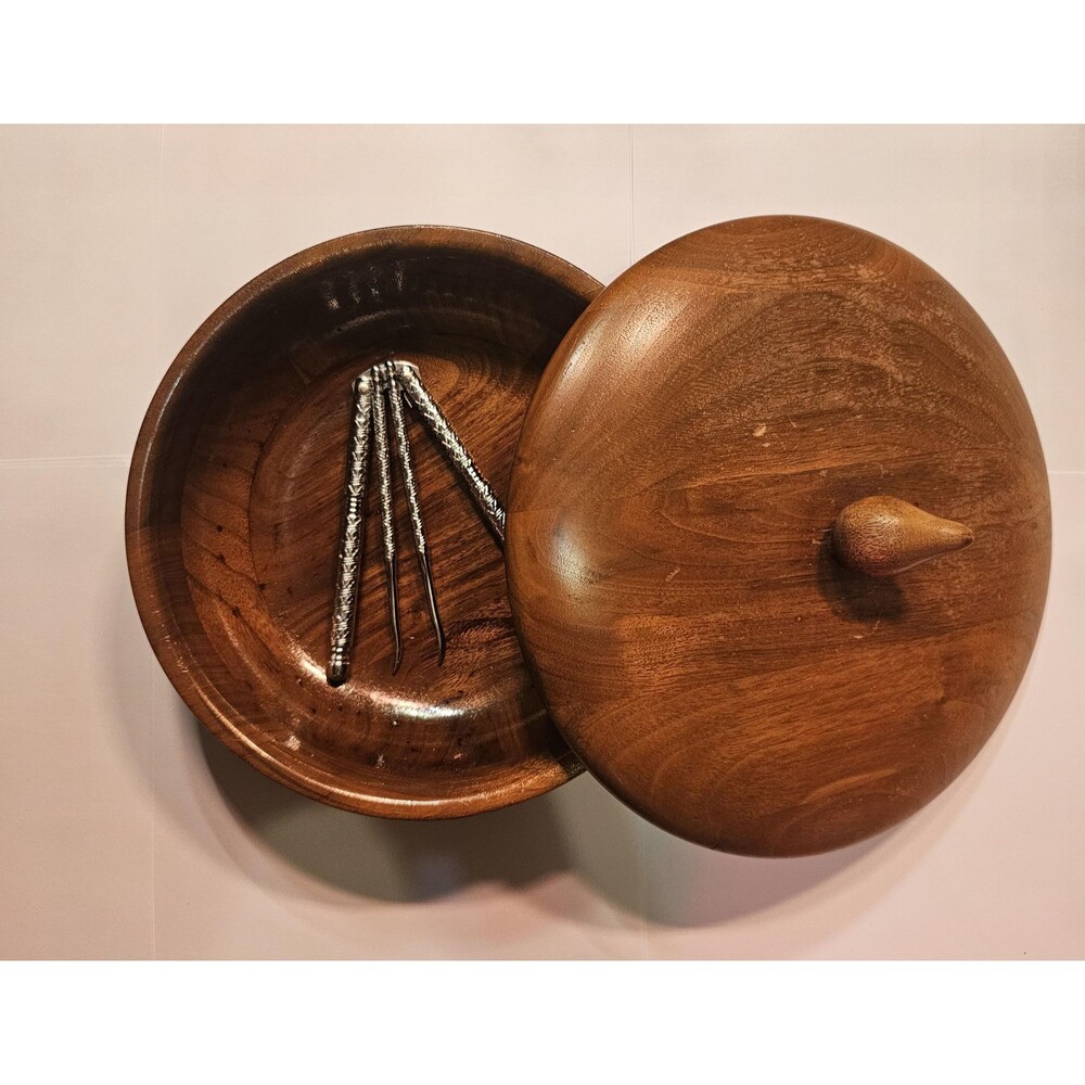 Vintage Wooden Walnut Wood Nut Bowl Acorn Shaped Bowl For Kitchen Decor And Tool